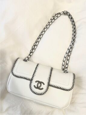 Vintage white shoulder bag